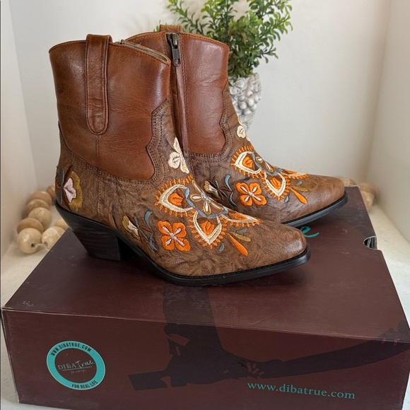 DIBA TRUE Cains Ville Embroidered Western Boot (Women) Size 6:5 - Picture 11 of 11